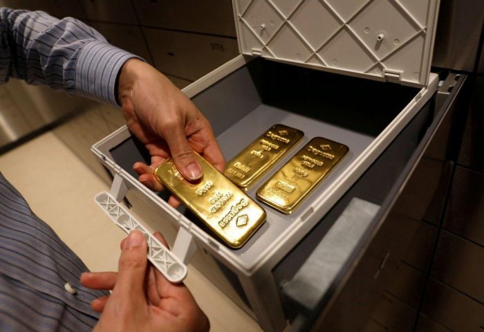 Более двух тысяч золотых слитков приобрели казахстанцы в ноябре 
