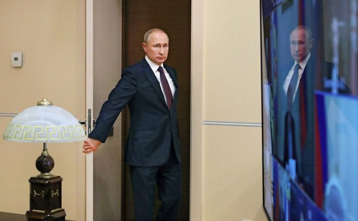 Кремль опроверг сообщения о двух одинаковых кабинетах Путина 