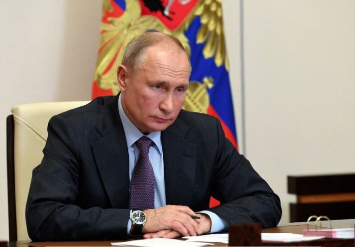 Путин подписал закон о праве экс-президента на пожизненное сенаторство 