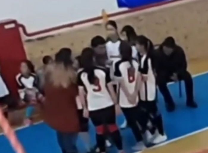 Ударившего волейболисток тренера из Жанаозена уволили