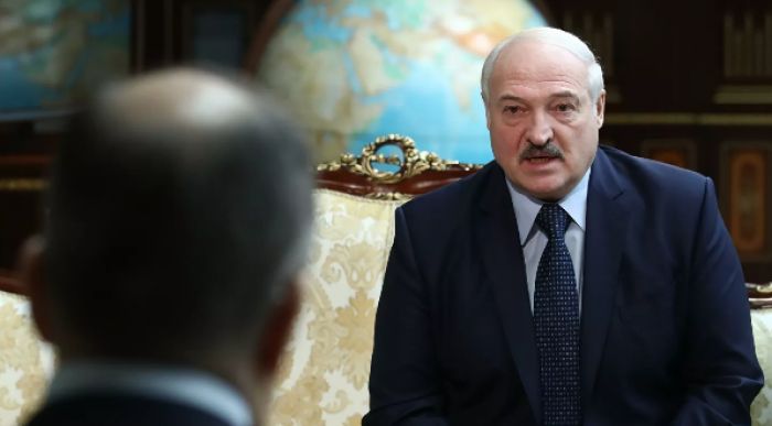 "Перейдут – получат": Лукашенко предупредил протестующих о "красной черте" 
