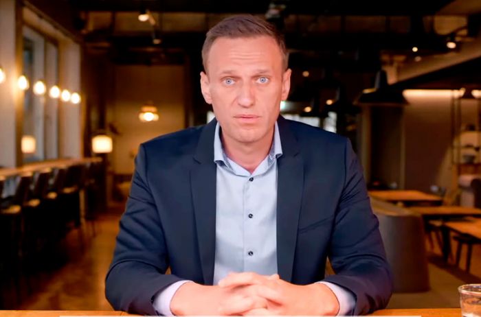 Навальный выпустил расследование про «дворец Путина»