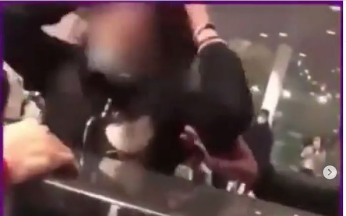 Жительница Атырау устроила истерику в аэропорту Нур-Султана 