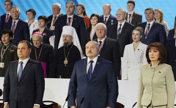 Лукашенко предложил подумать о конституционной реформе 