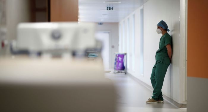 Казахстанцы смогут снять часть пенсионных на лечение - утверждены правила 