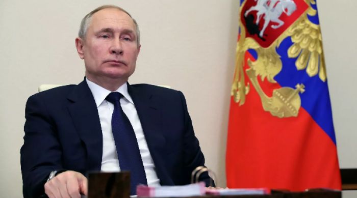 Путин предложил подумать о введении талонов для бедных 