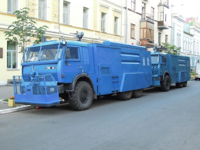 В Петропавловске полиция планирует купить автомобиль с водомётом для разгона толпы - СМИ