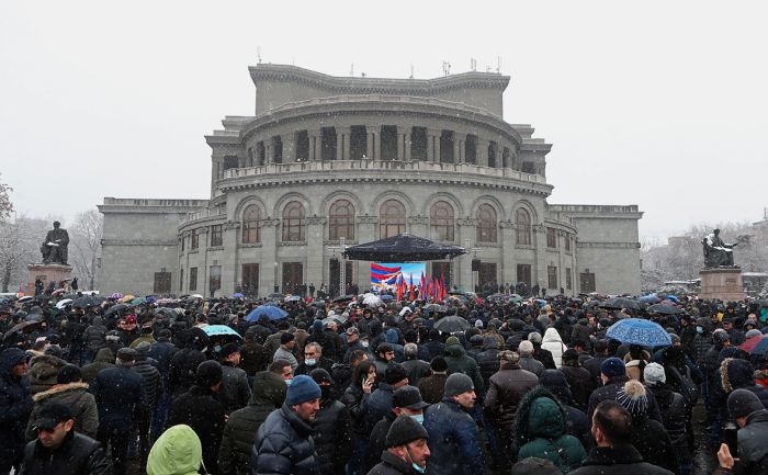 Оппозиция Армении заявила, что начинает массовые протесты нон-стоп, пока Пашинян не уйдет