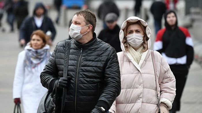 "Левада-центр": большинство россиян считают коронавирус новой формой биологического оружия 
