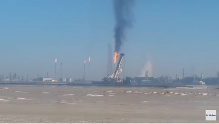 «Вынуждены платить в разы больше»: штрафы за сжигание газа в факелах планируют пересмотреть