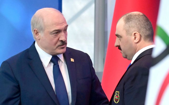 Лукашенко присвоил сыну звание генерала и уволил с поста своего помощника 