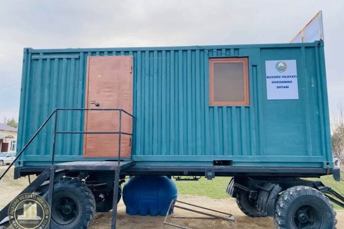 Ближе к народу: акимы Узбекистана переезжают в контейнеры на колесах 
