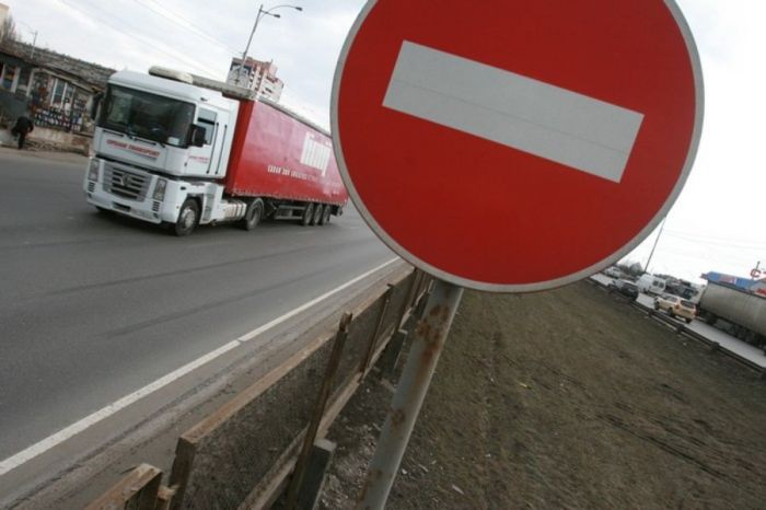 В Атырауской области введено ограничение для большегрузов 