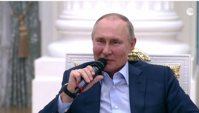 Путин пошутил про "еще один дворец" 