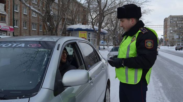 Звони Жумабеку - полицейский из Туркестанской области лишился должности 