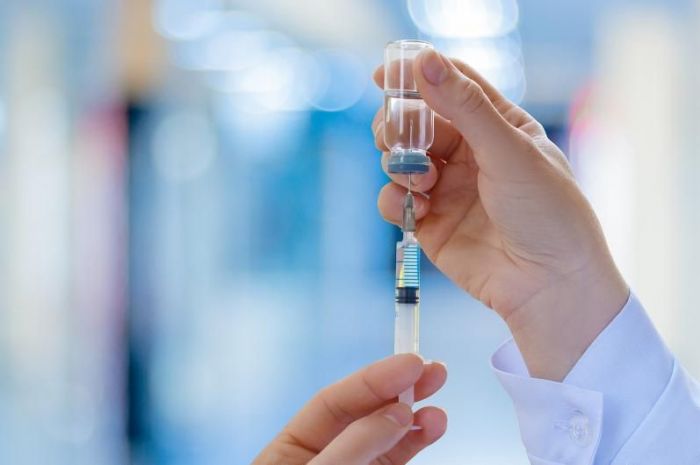 Сколько человек заболели коронавирусом после вакцинации в Казахстане 