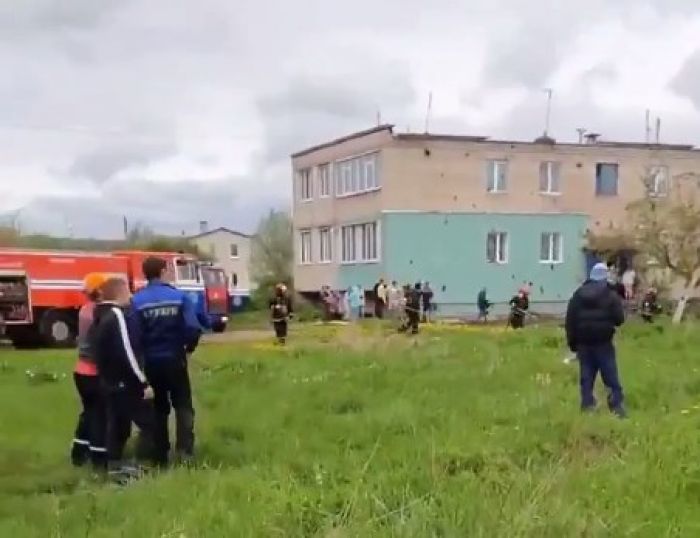 В Беларуси военный самолёт врезался в жилой дом, пилоты погибли 