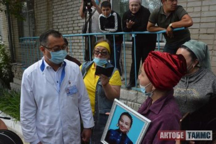 Семья погибшей роженицы обвинила в халатности актюбинских врачей 