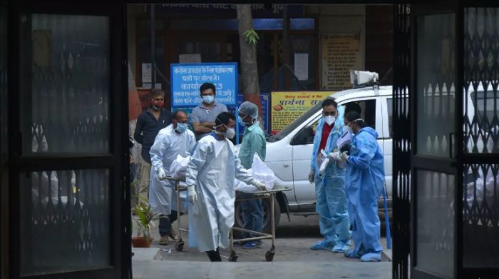 В Индии выявили опасный для вакцинированных штамм коронавируса 