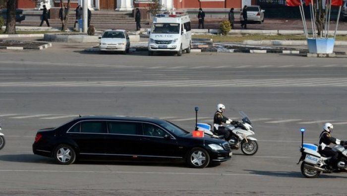 Кортеж президента Кыргызстана попал в аварию. Погиб сотрудник ГКНБ 