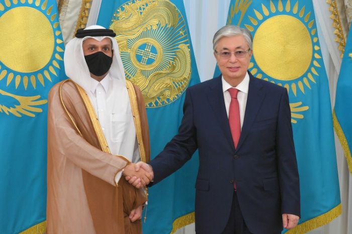 Президент принял министра иностранных дел Катара