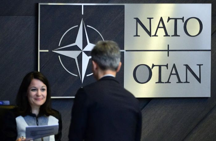 НАТО откажется считать Россию "конструктивным партнёром" 