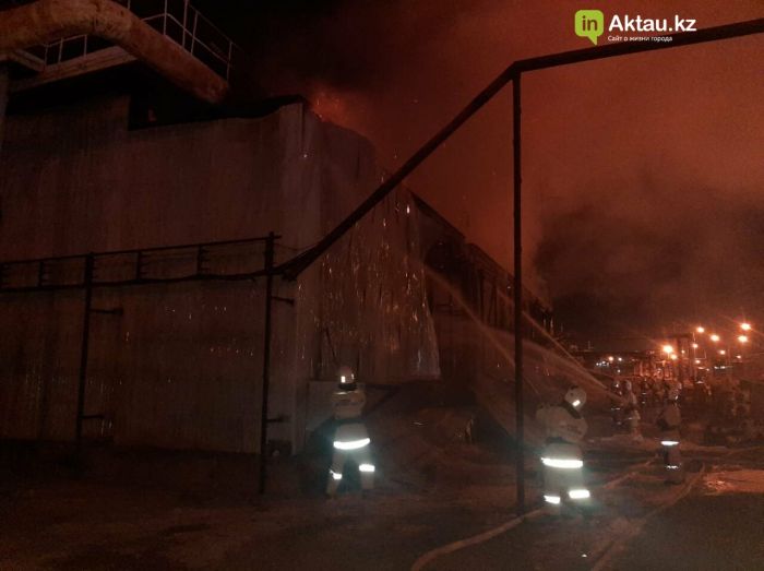 Крупный пожар произошел на газоперерабатывающем заводе в Жанаозене 