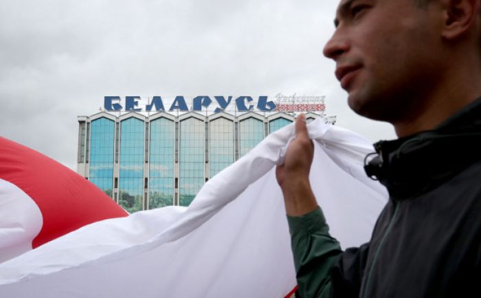 Под новые санкции ЕС по Беларуси попали сноха Лукашенко и Гуцериев 