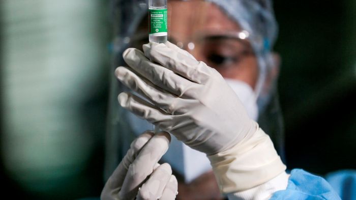 Биолог раскрыла главную опасность индийского штамма коронавируса 