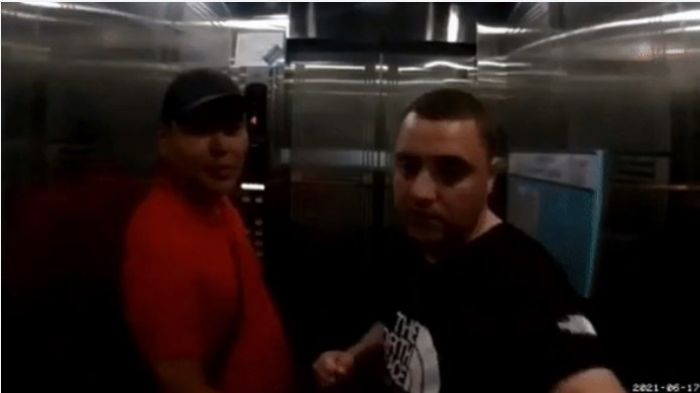 Токаев: Пьяный мужчина разбил монитор в лифте и получил за это штраф. Так не пойдет 