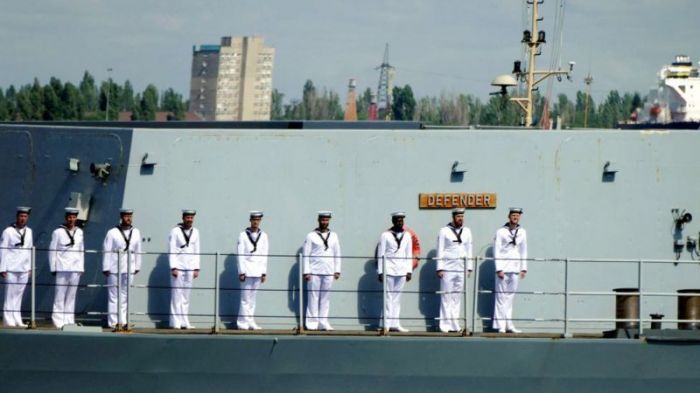 Инцидент в Черном море: что происходило на борту эсминца "Дефендер" 