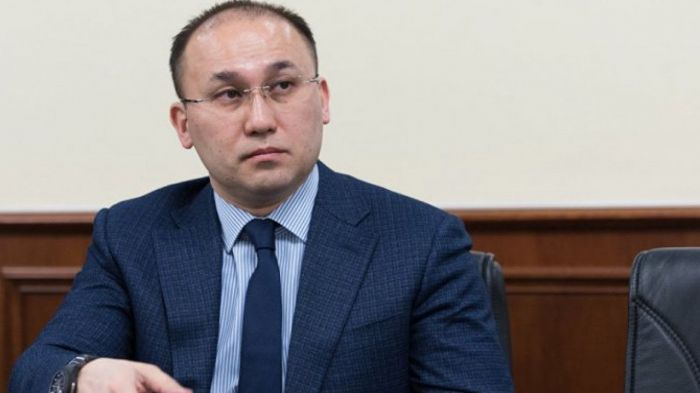 «Чуть лучше, чем в странах Африки»: Абаев о ситуации со скептицизмом казахстанцев относительно вакцинации 