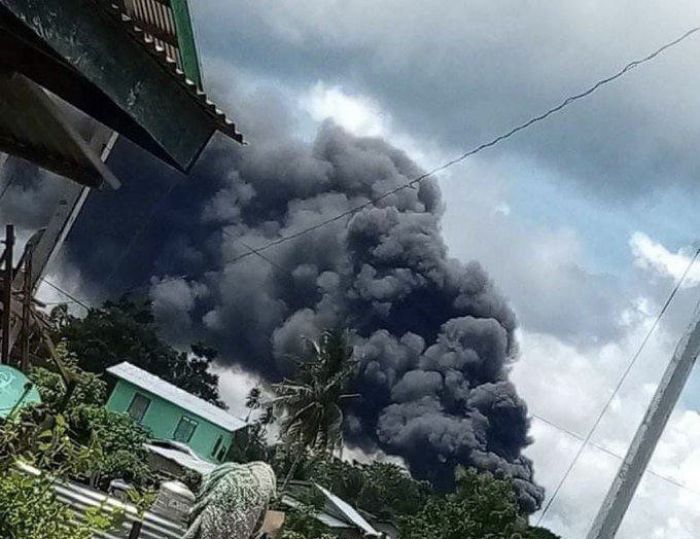 Военно-транспортный самолет разбился на Филиппинах. На его борту было 92 человека