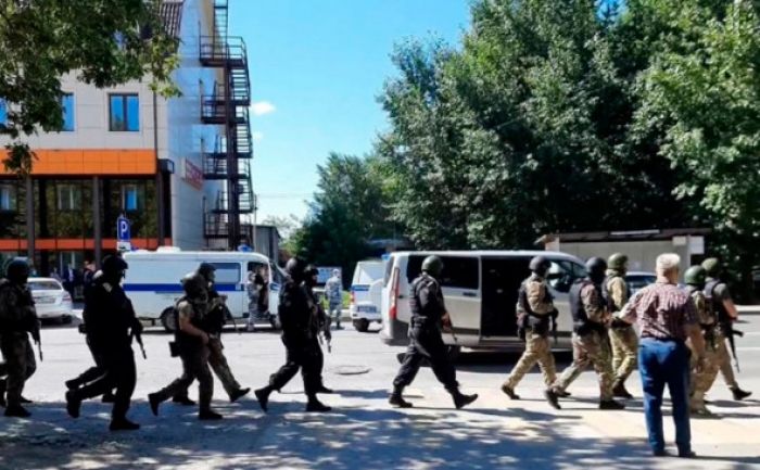 В Тюмени неизвестный захватил заложников в отделении Сбербанка 