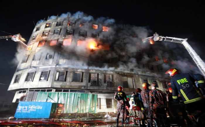 Токаев выразил соболезнования в связи гибелью людей на фабрике в Бангладеш