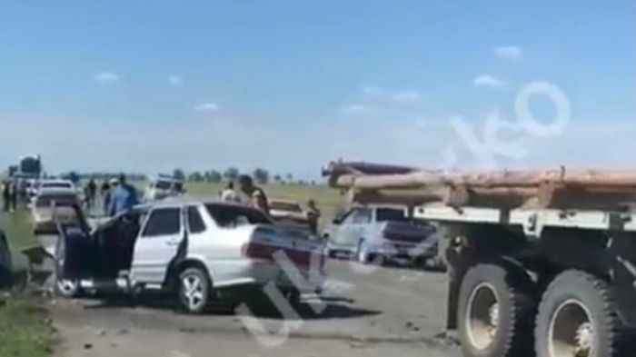 Жены и дети водителей погибли в ДТП, возвращаясь с отдыха на Алаколе 