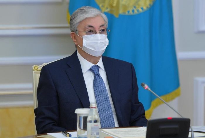 Половина сдают на «тройку» - Токаев о работе акимов в пандемию