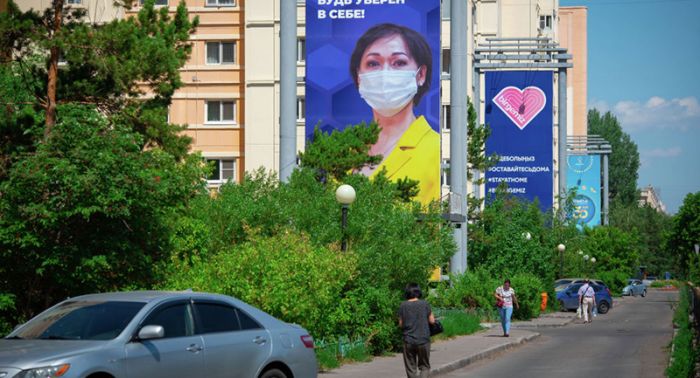 Ситуация критическая – глава Минздрава призвал казахстанцев не ждать других вакцин