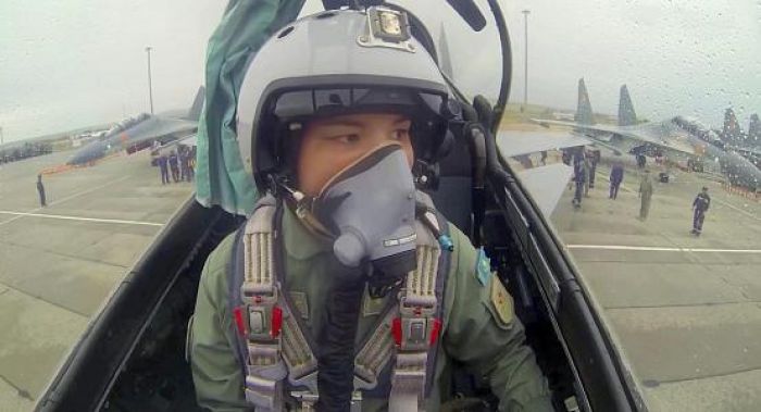 Женщина-летчик впервые стала командиром экипажа истребителя Минобороны РК 