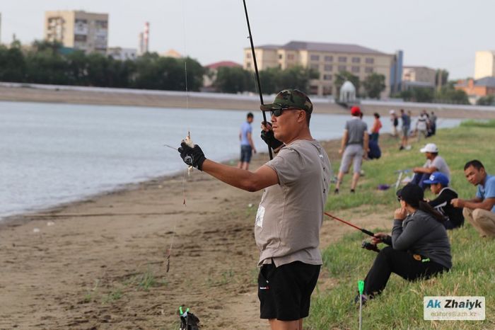 Любителям разрешат рыбачить до 15 мая, но это уже в следующем году 