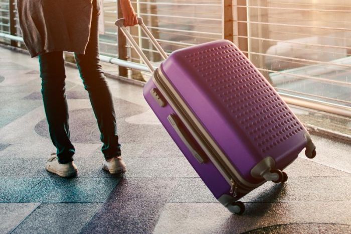 Оставшаяся в аэропорту Анталии 15-летняя девочка благополучно вернулась в Казахстан