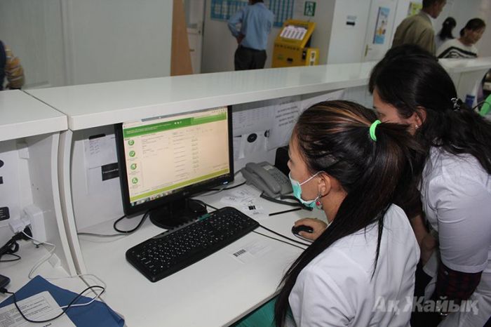 Поликлиники Атырау перешли на «дистанционку»