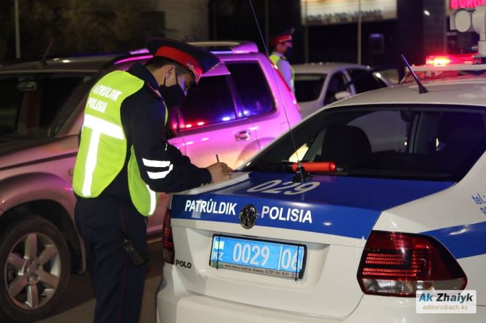 Полицейские посты выставляют у ресторанов и клубов в Казахстане 