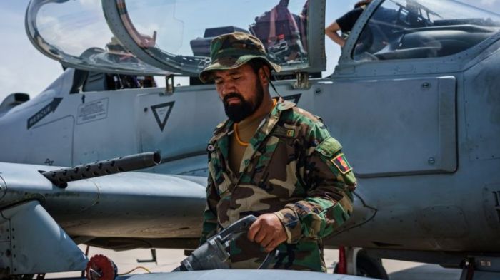 Талибам досталась боевая авиация Афганистана. Что они смогут с ней сделать? 