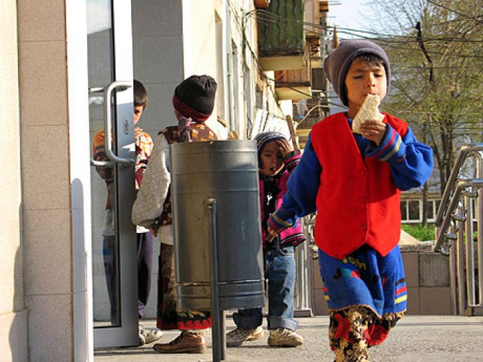Таджикистан: Детей трудовых мигрантов отправят в детдома