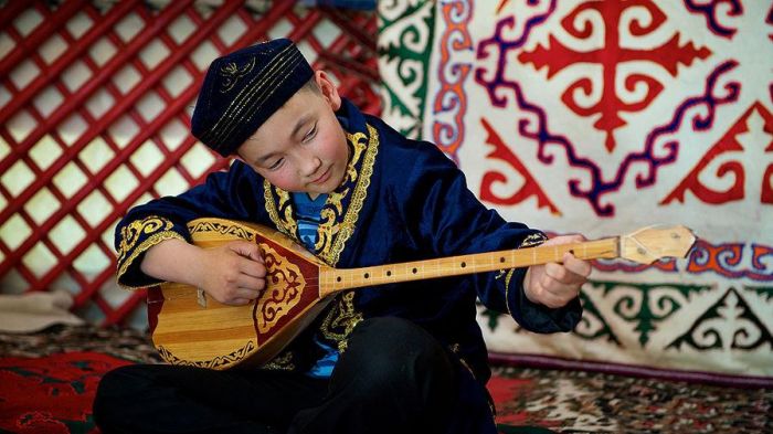 Курс игры на домбре рекомендовано ввести в казахстанских школах