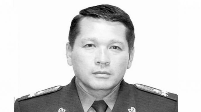 Токаев присвоил звание героя погибшему близ Тараза заму главы ДЧС