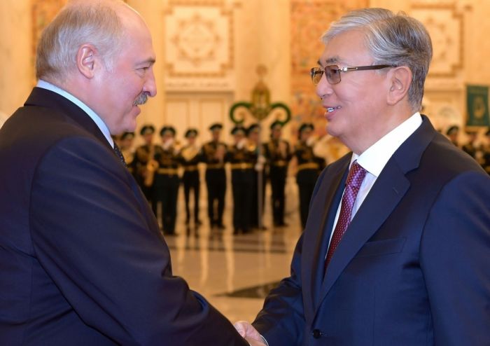 Токаев поздравил Лукашенко с днем рождения 