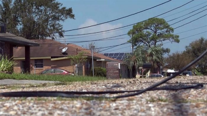 Более миллиона домов остаются без электроснабжения в США