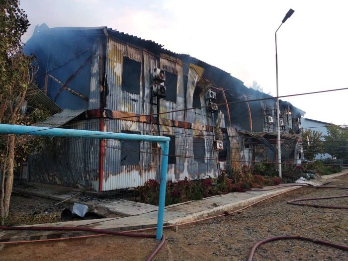 Прыгали из окон горящего общежития: вахтовик из Кульсары пострадал во время пожара на месторождении Боранколь 